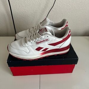 Men’s Size 8 Reebok CL Leather MU Sneakers